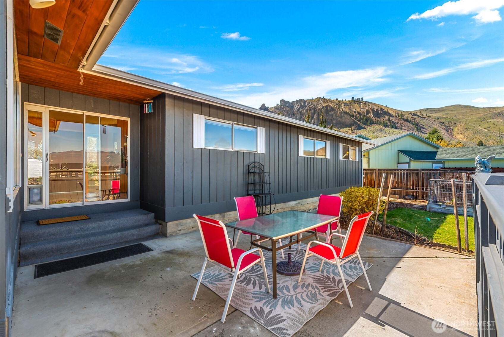 1320 Seneca Street , Wenatchee, WA 98801