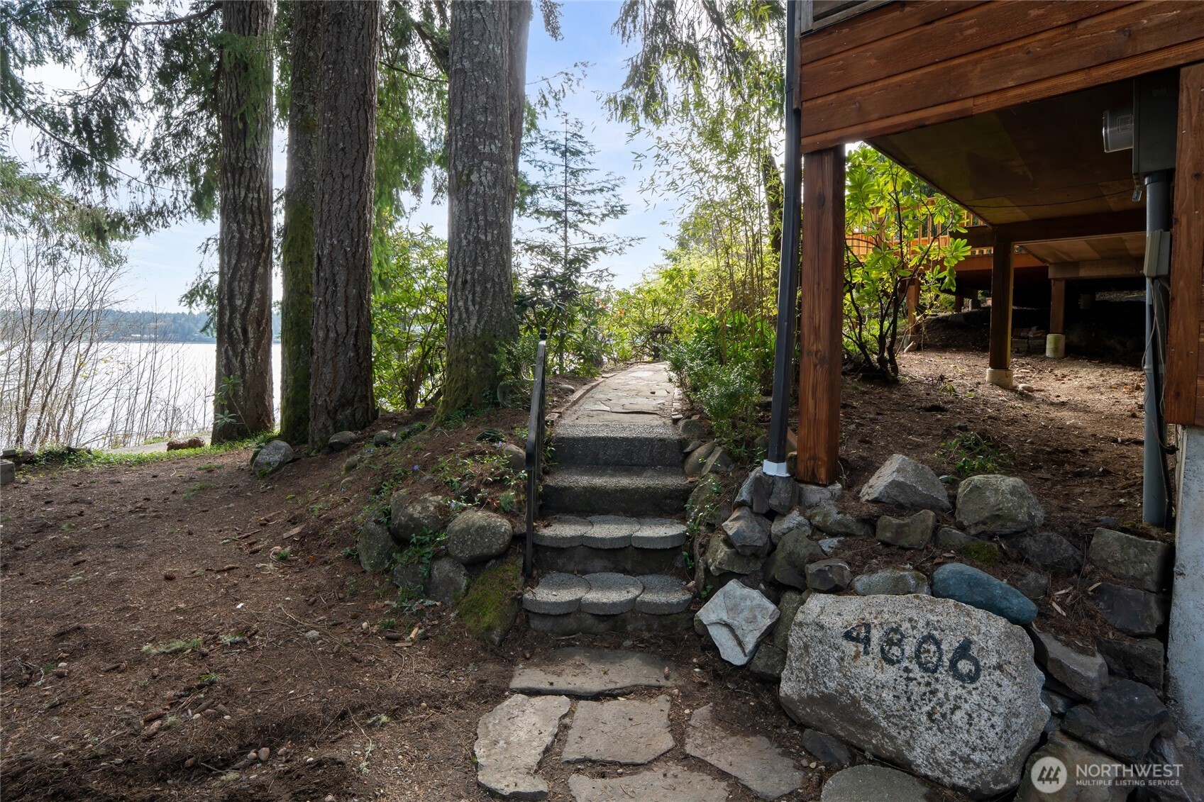 4806 Sunrise Beach Road NW, Olympia, WA 98502