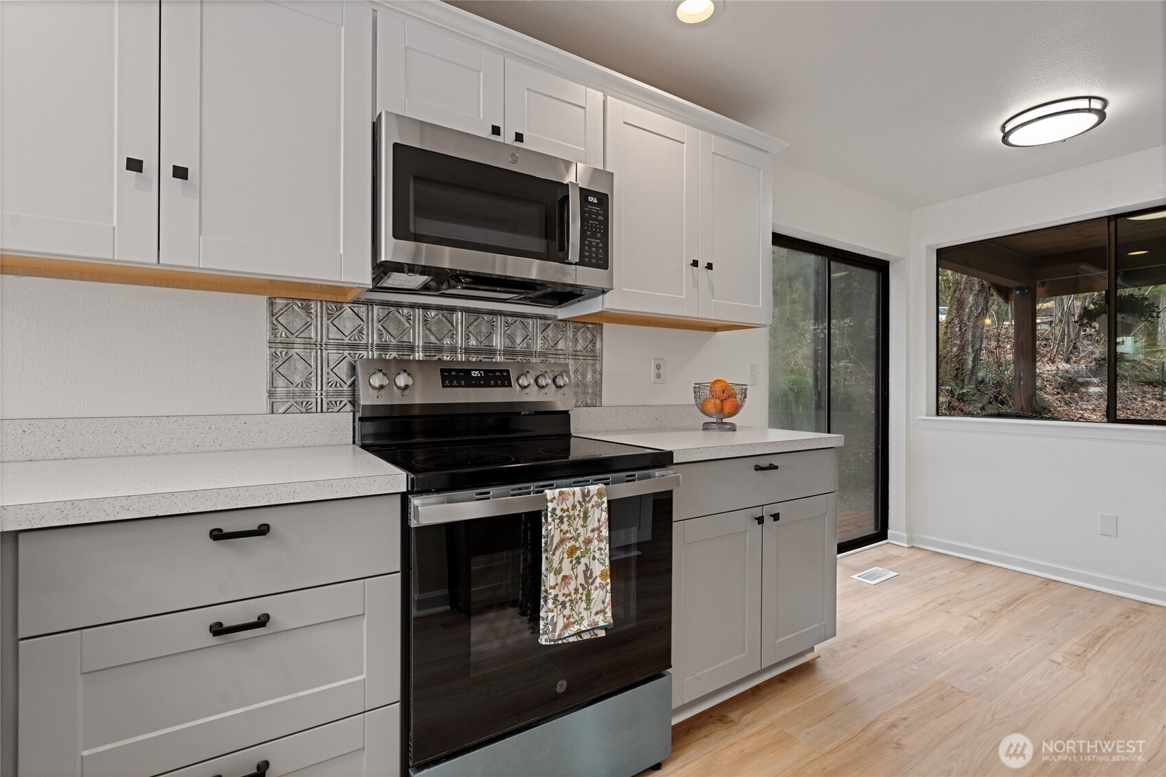 4806 Sunrise Beach Road NW, Olympia, WA 98502