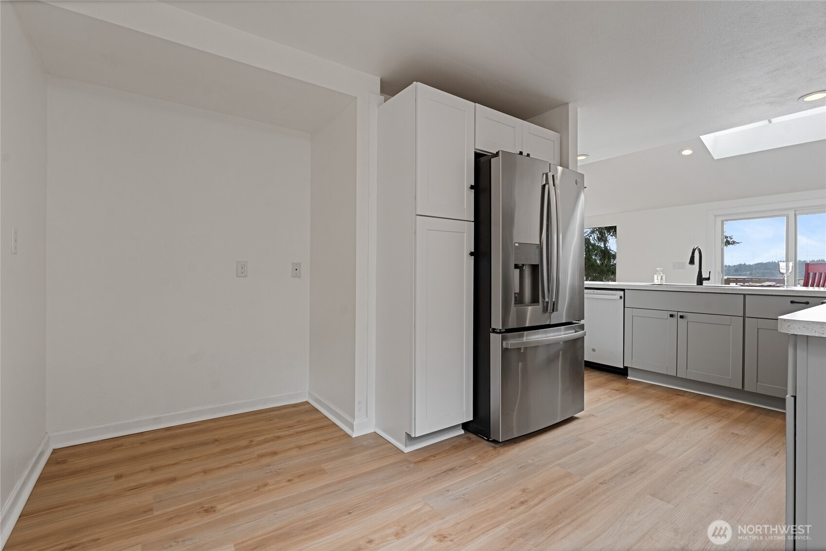 4806 Sunrise Beach Road NW, Olympia, WA 98502