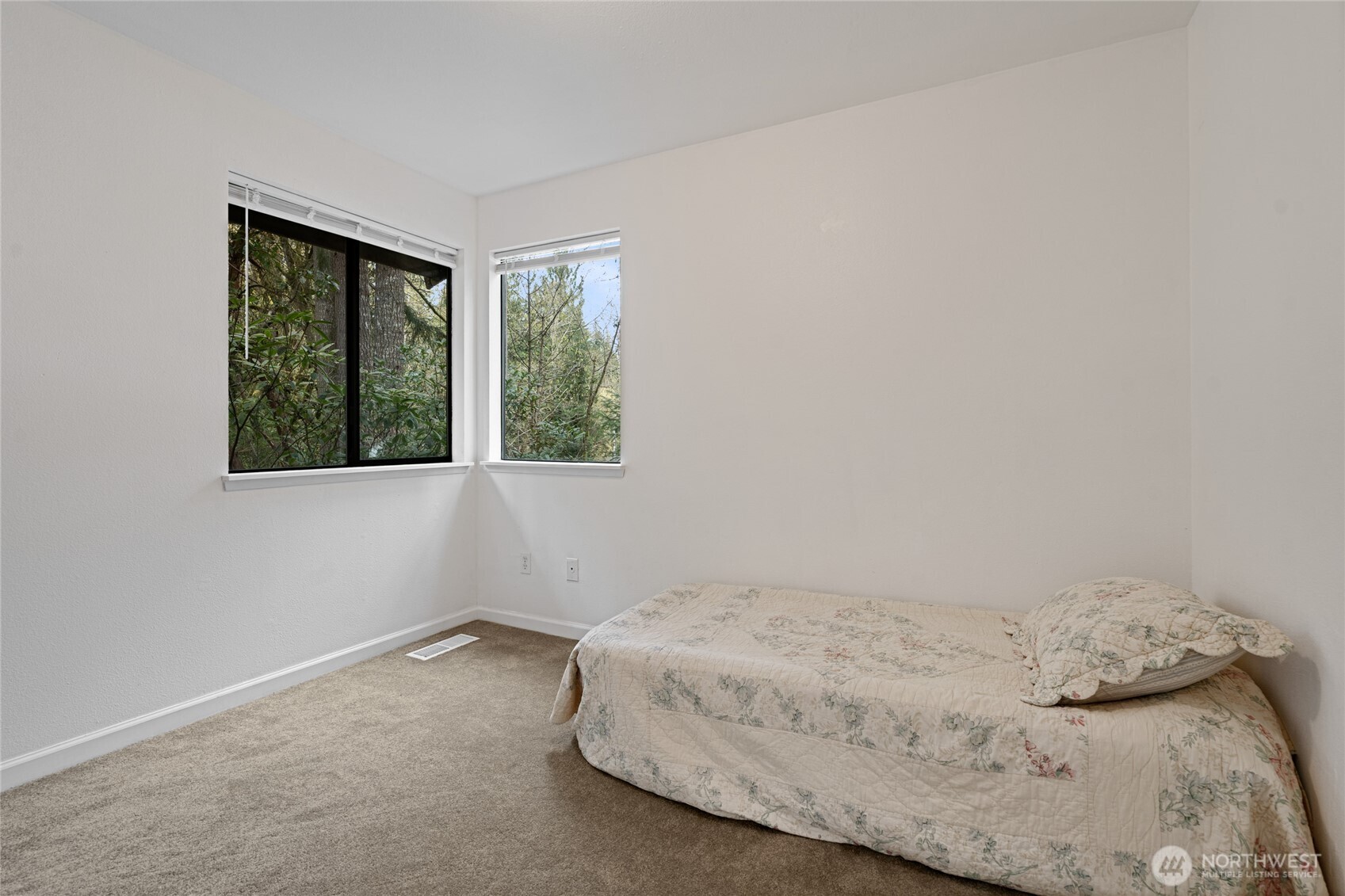 4806 Sunrise Beach Road NW, Olympia, WA 98502