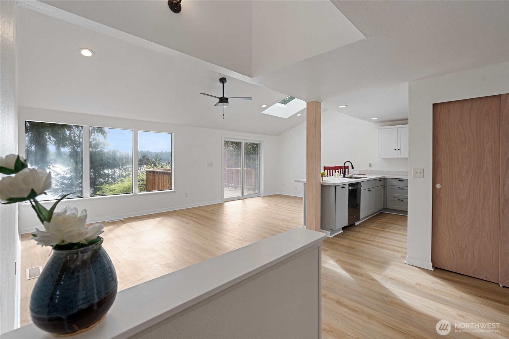 4806 Sunrise Beach Road NW, Olympia, WA 98502