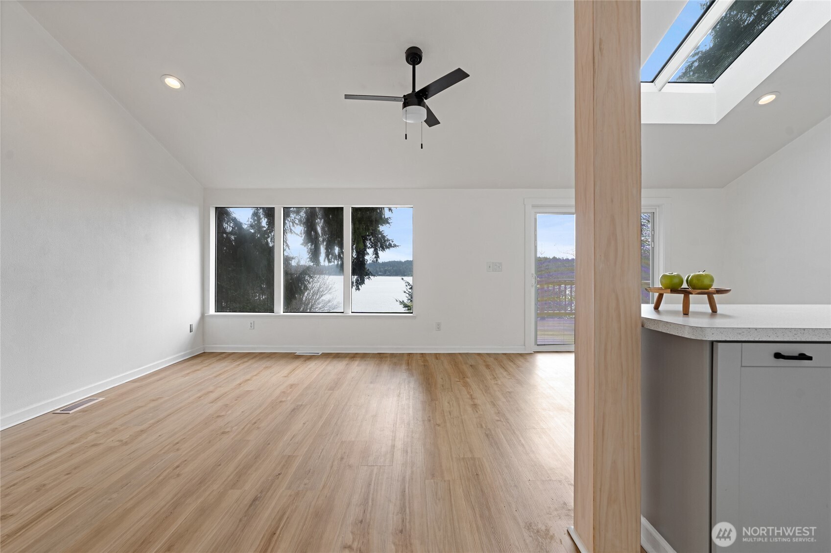 4806 Sunrise Beach Road NW, Olympia, WA 98502