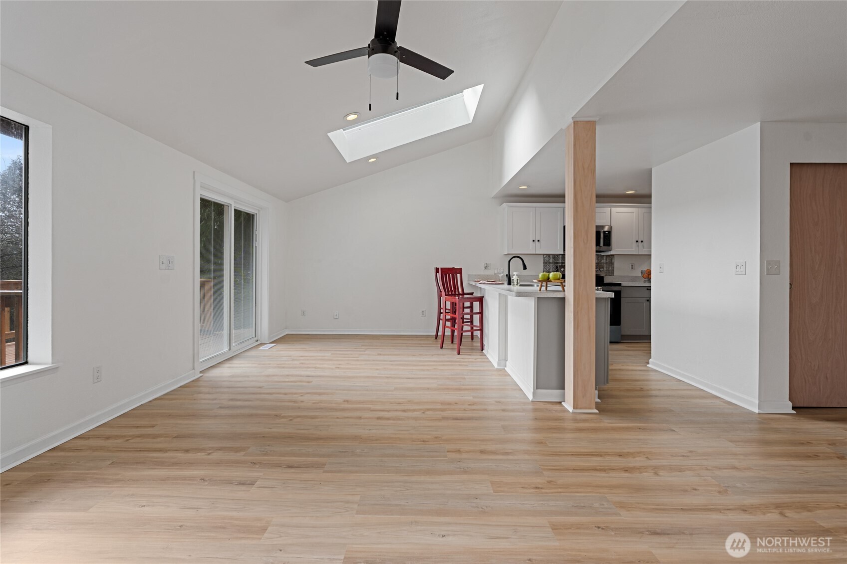 4806 Sunrise Beach Road NW, Olympia, WA 98502