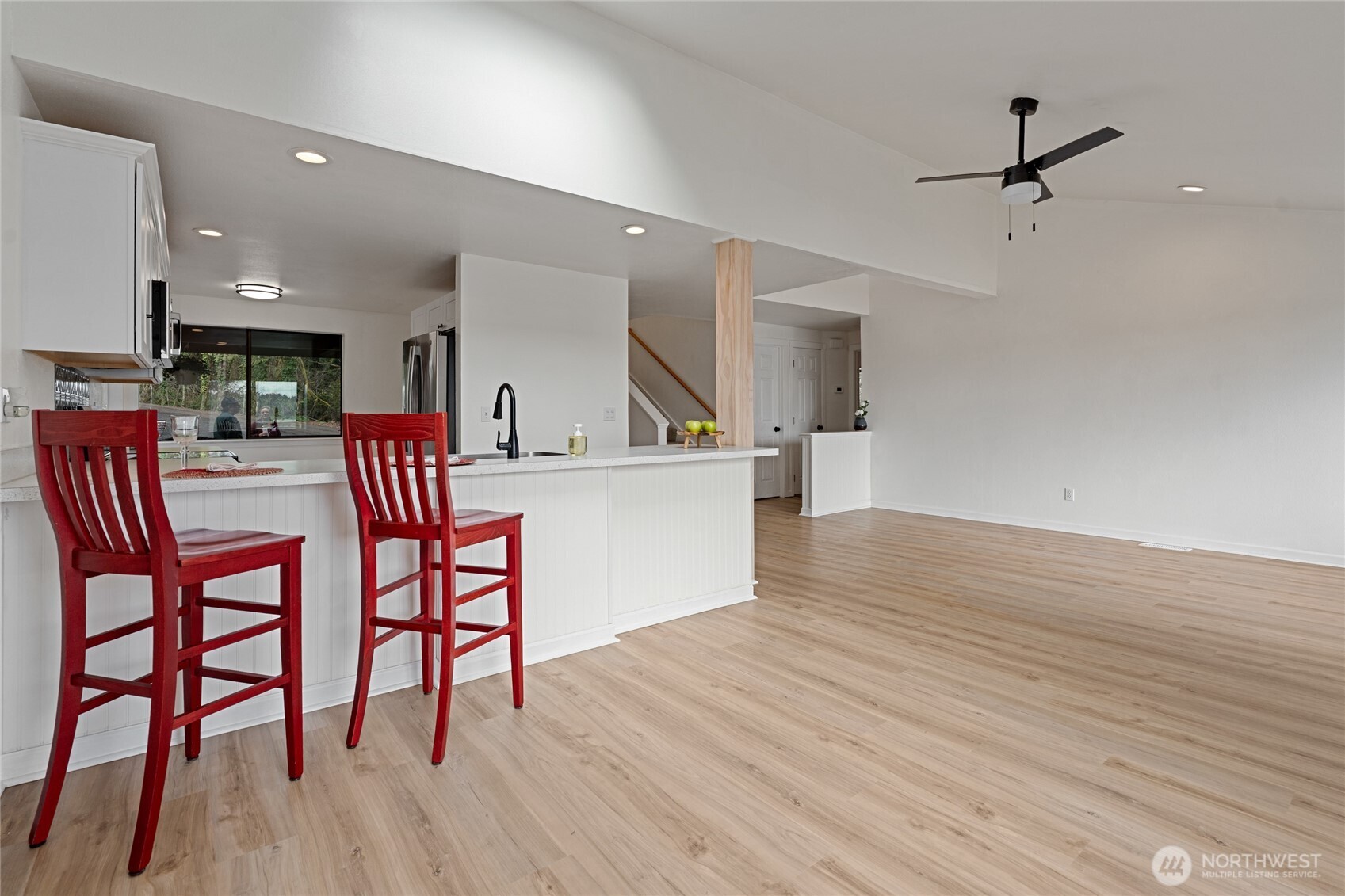 4806 Sunrise Beach Road NW, Olympia, WA 98502