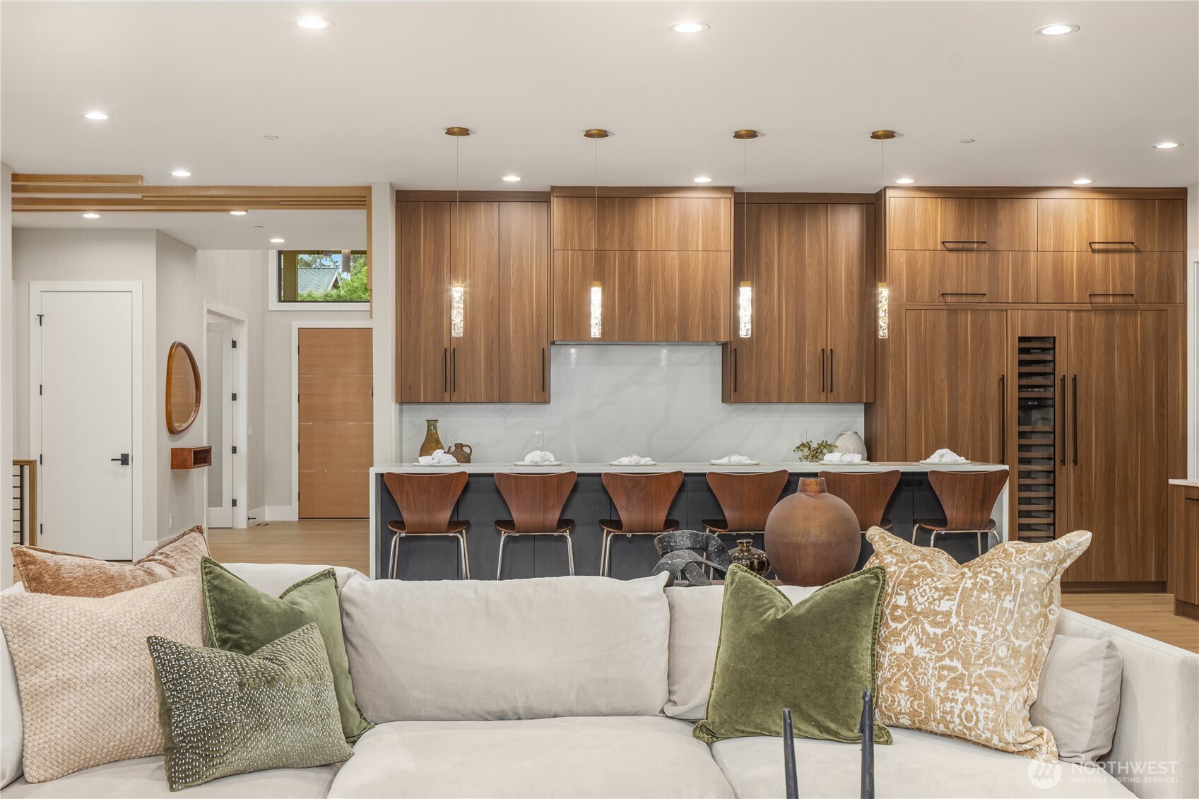 1630 104th Avenue SE, Bellevue, WA 98004