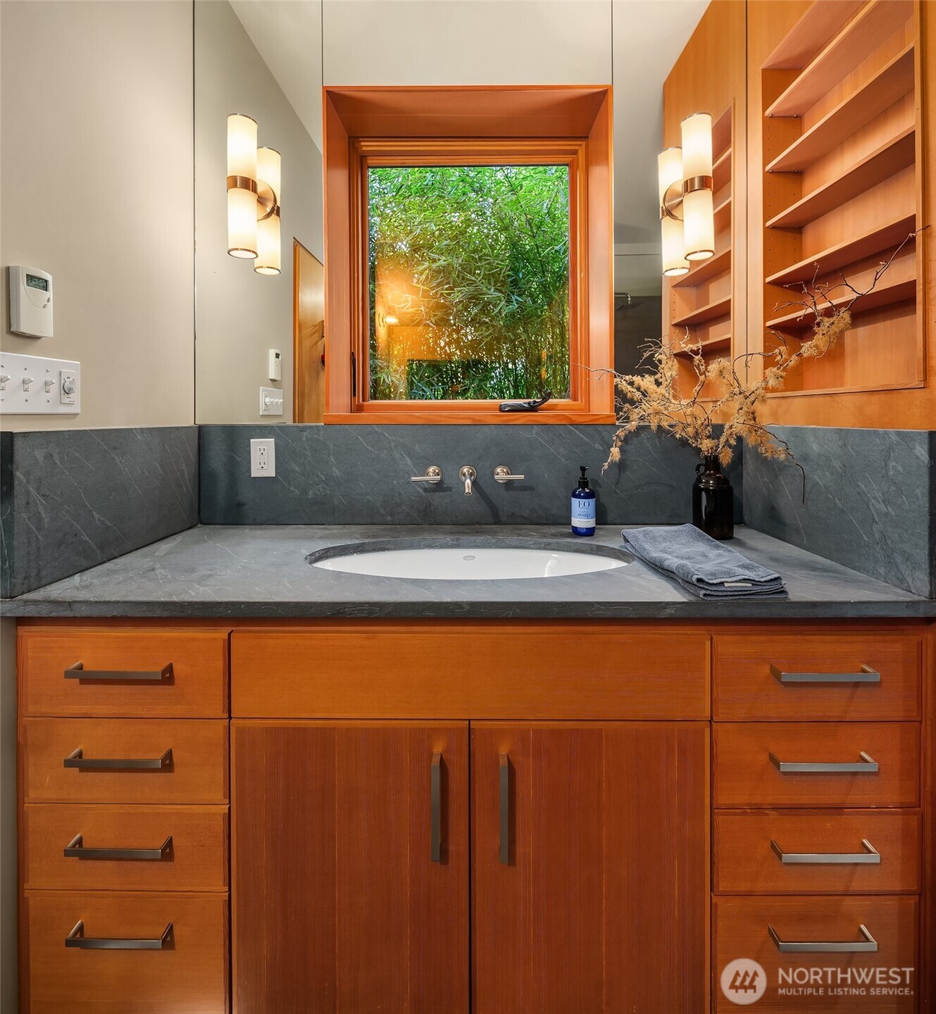 12423 SW 151st St , Vashon, WA 98070