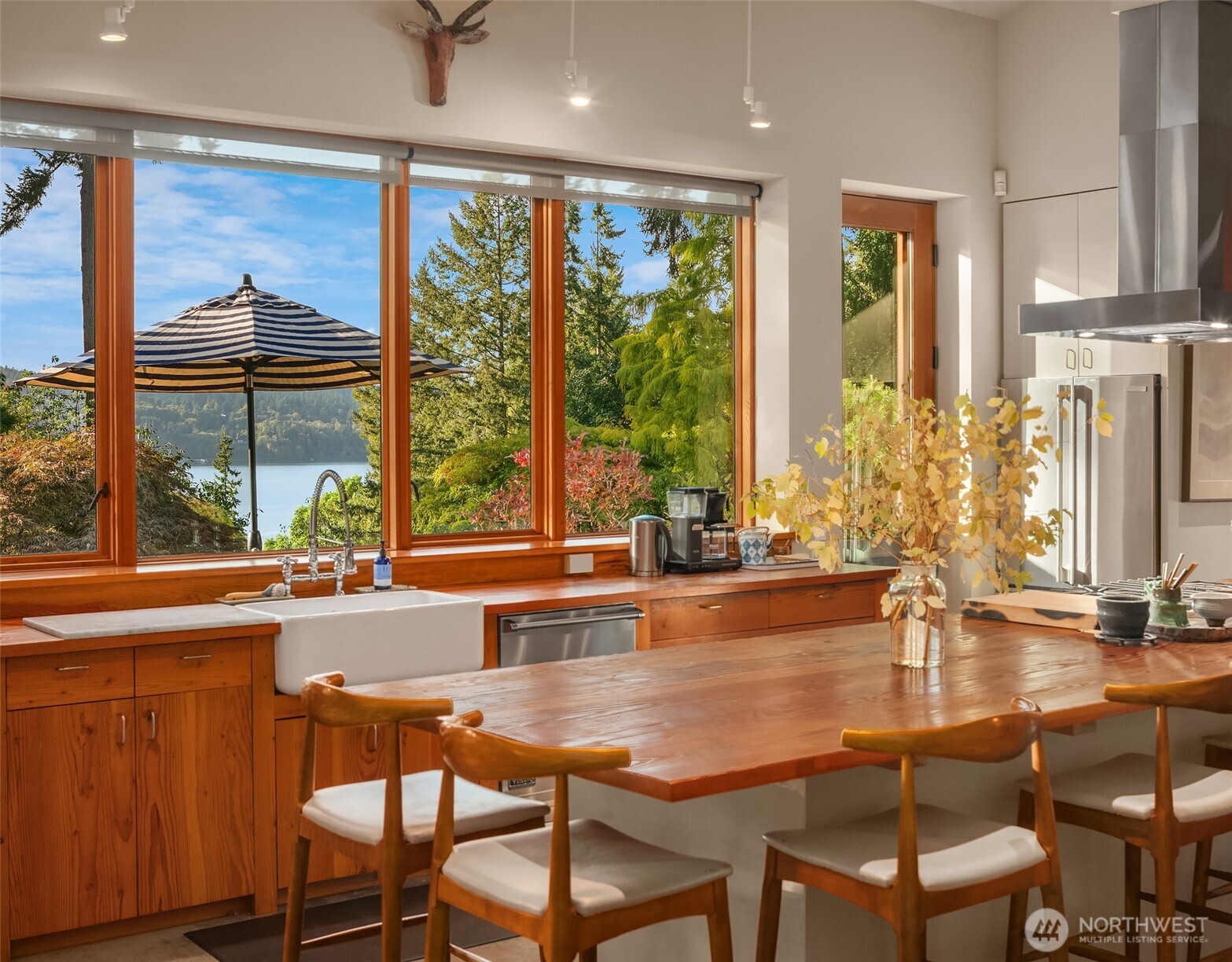 12423 SW 151st St , Vashon, WA 98070