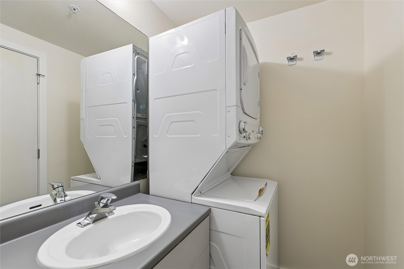 66 Bell Street #23, Seattle, WA 98121