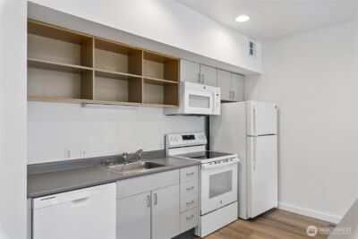 66 Bell Street #23, Seattle, WA 98121 - Photo 10