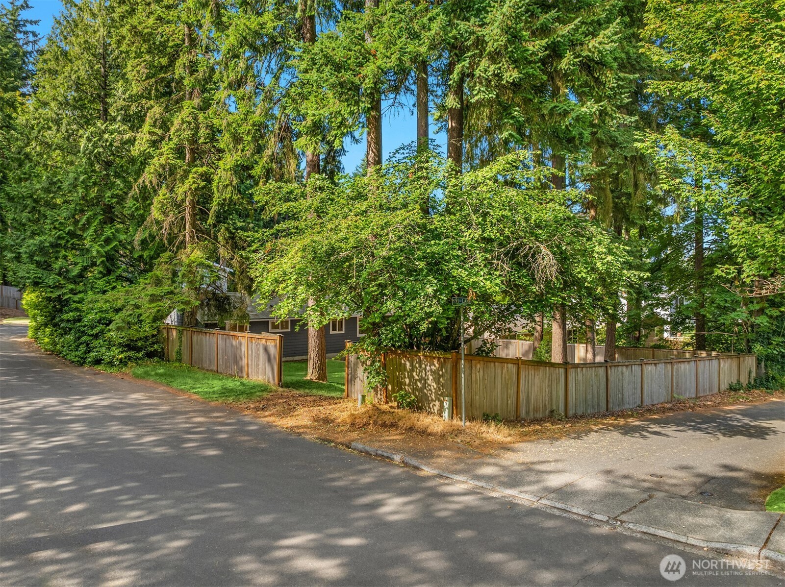 12856 NE 91st Street , Kirkland, WA 98033