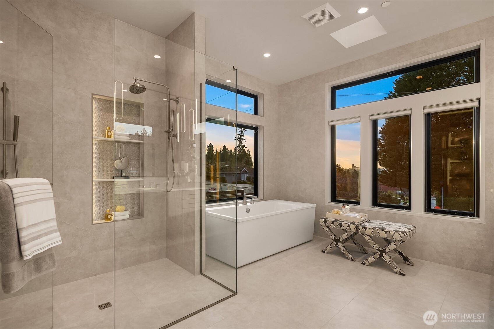 9607 NE 30th Place , Clyde Hill, WA 98004