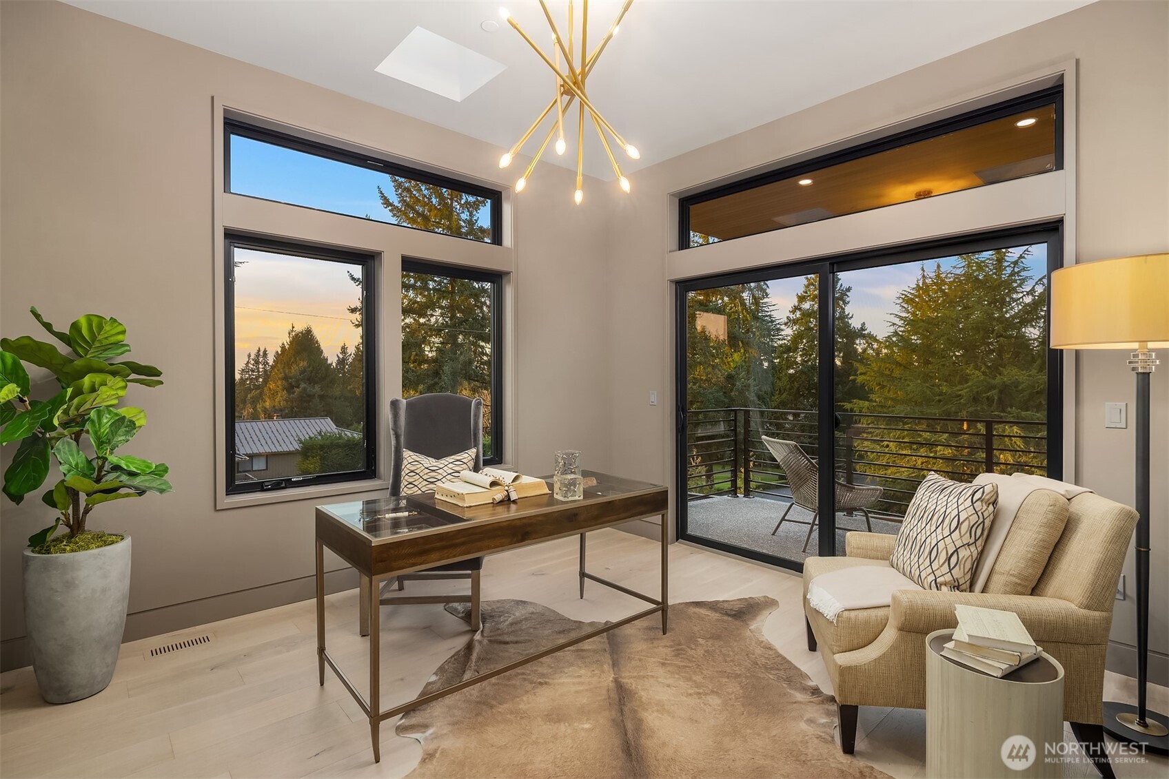 9607 NE 30th Place , Clyde Hill, WA 98004