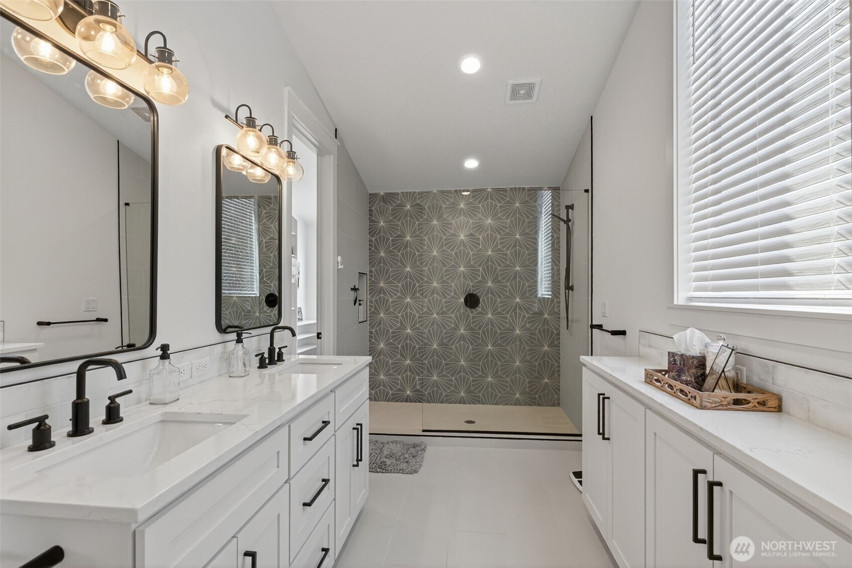 370 Tulip Lane , Woodland, WA 98674