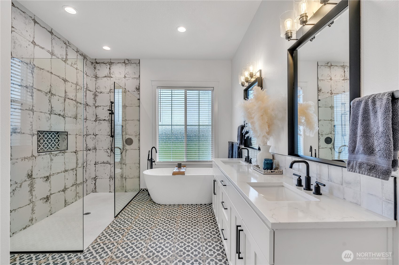 370 Tulip Lane , Woodland, WA 98674