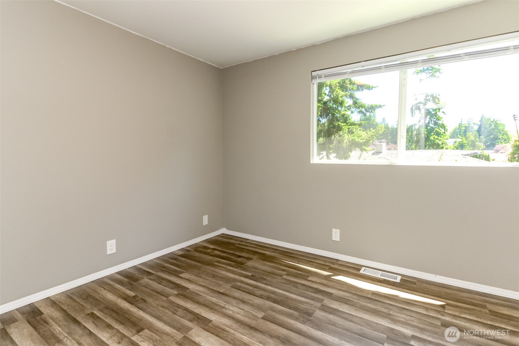 32206 27th Avenue SW, Federal Way, WA 98023