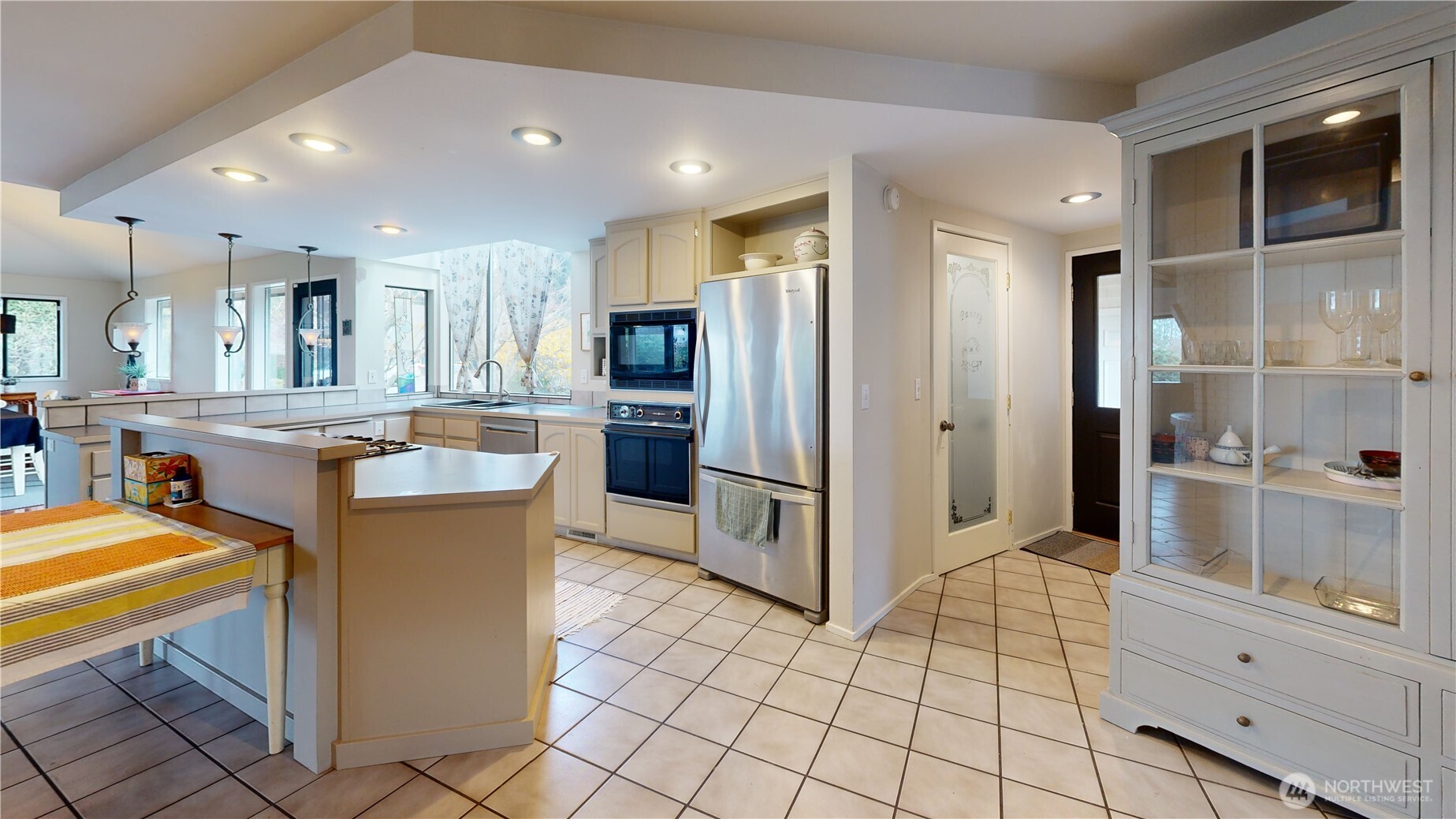 627 N Waugh Road , Mount Vernon, WA 98273
