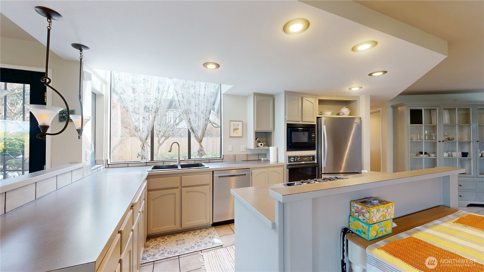 627 N Waugh Road , Mount Vernon, WA 98273