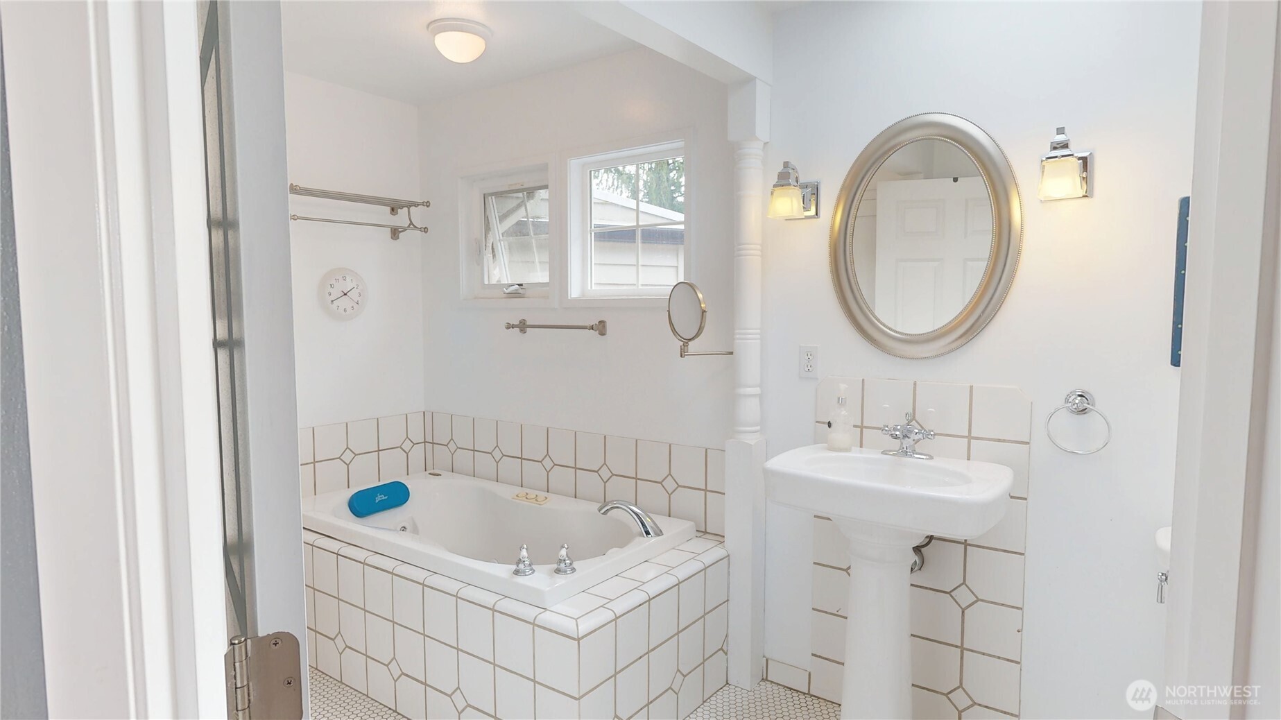 627 N Waugh Road , Mount Vernon, WA 98273