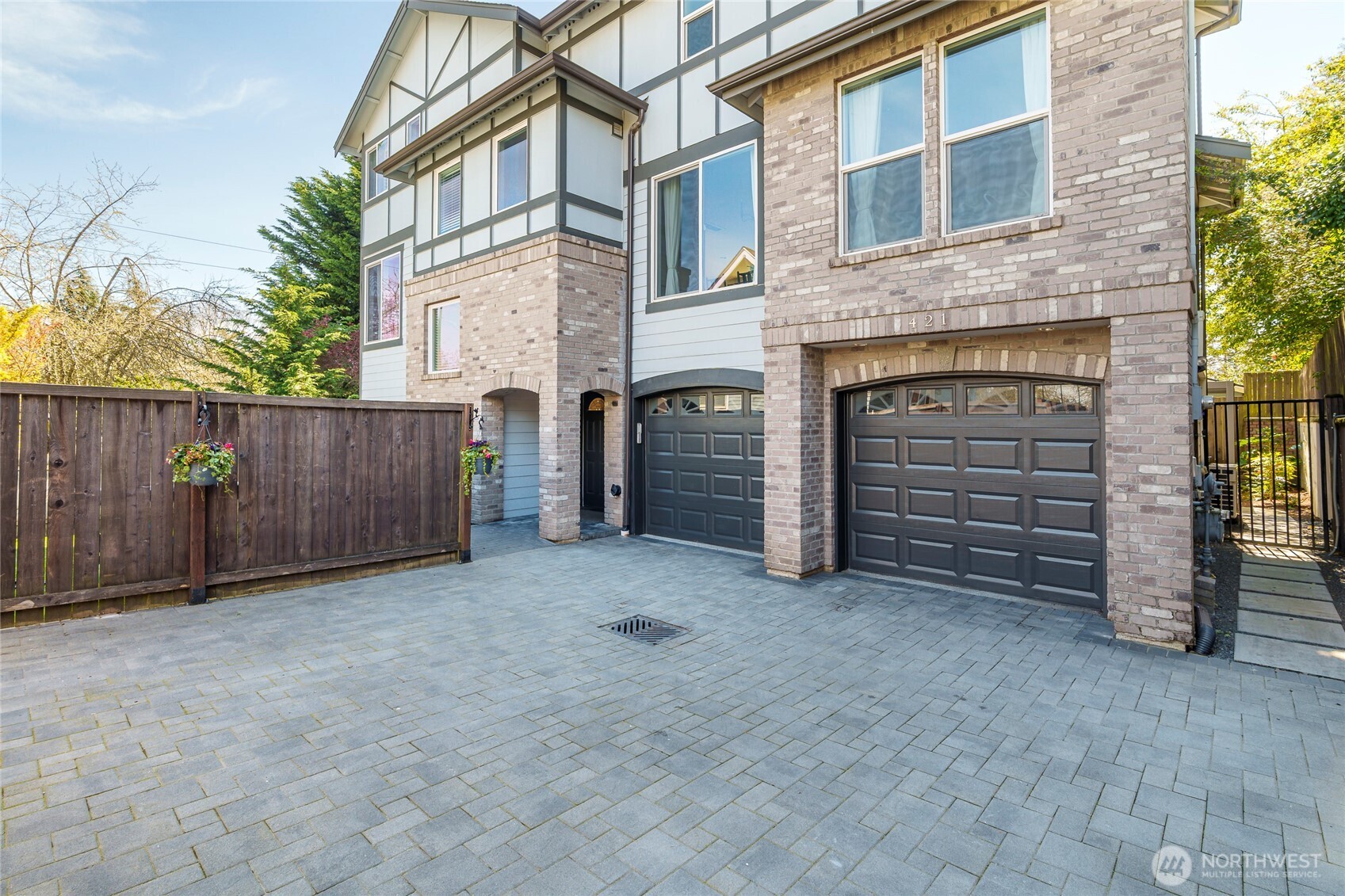 421 NE 60th Street , Seattle, WA 98115