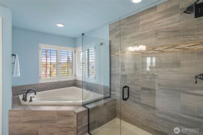 421 NE 60th Street , Seattle, WA 98115 - Photo 24