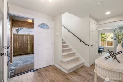 421 NE 60th Street , Seattle, WA 98115 - Photo 3