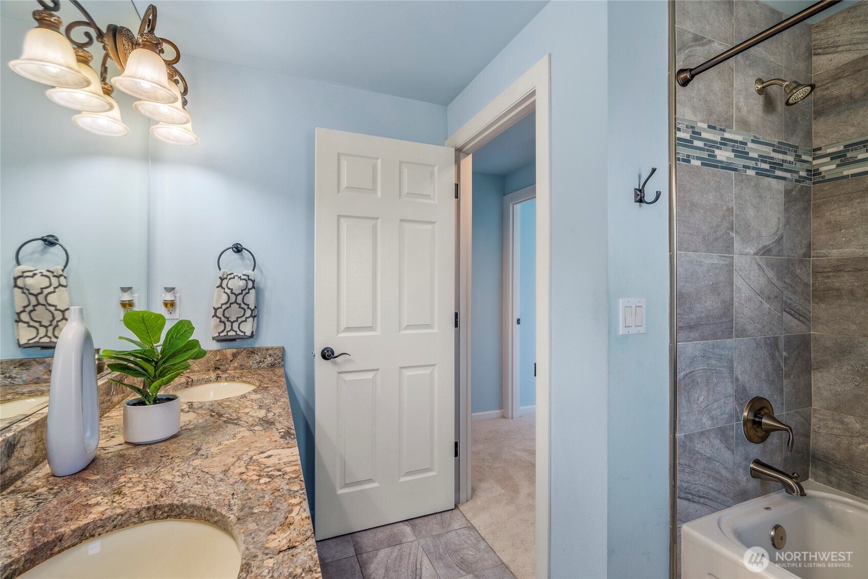 421 NE 60th Street , Seattle, WA 98115