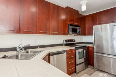 655 crockett Street #A405, Seattle, WA 98109 - Photo 4