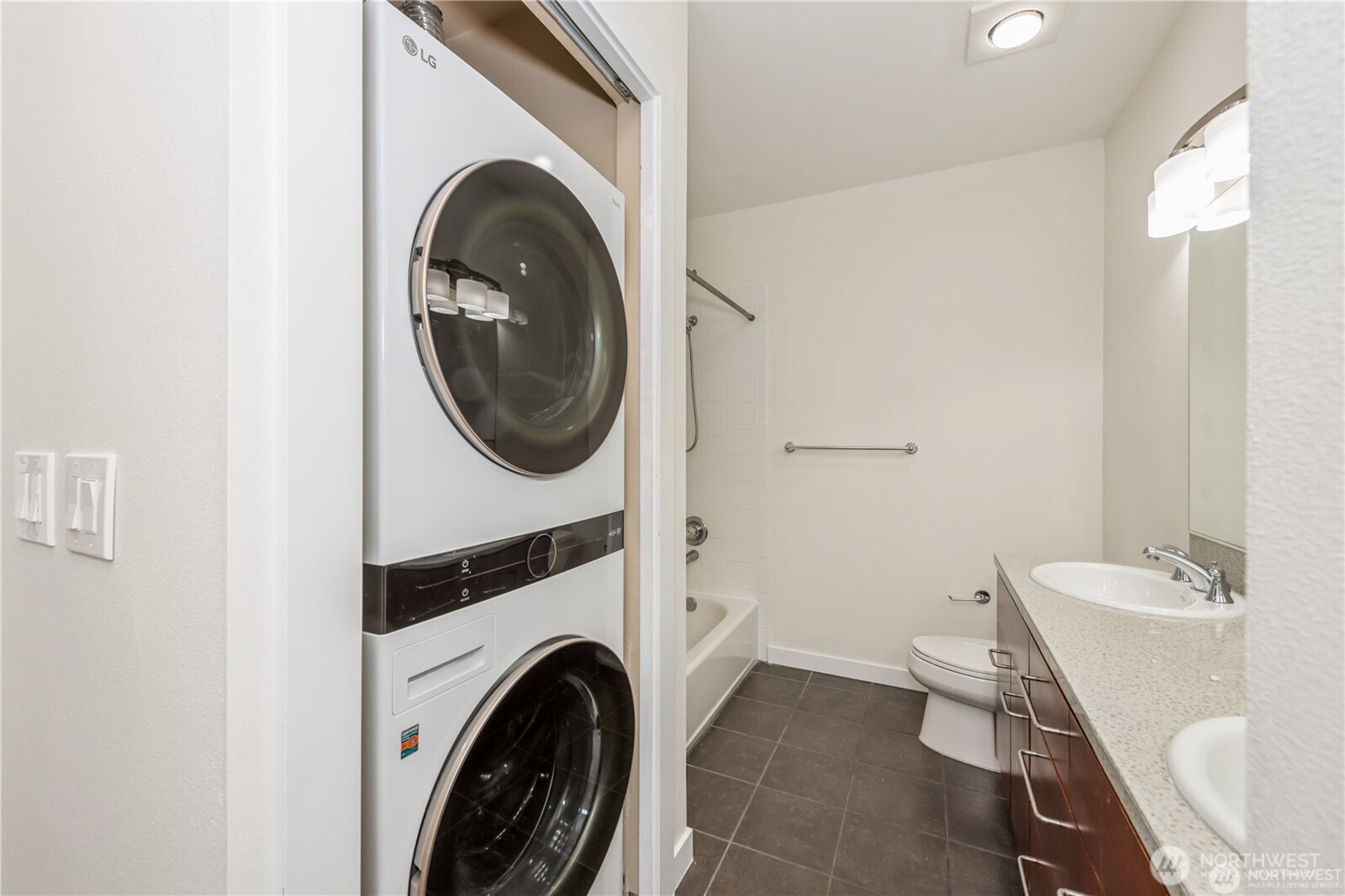 655 crockett Street #A405, Seattle, WA 98109