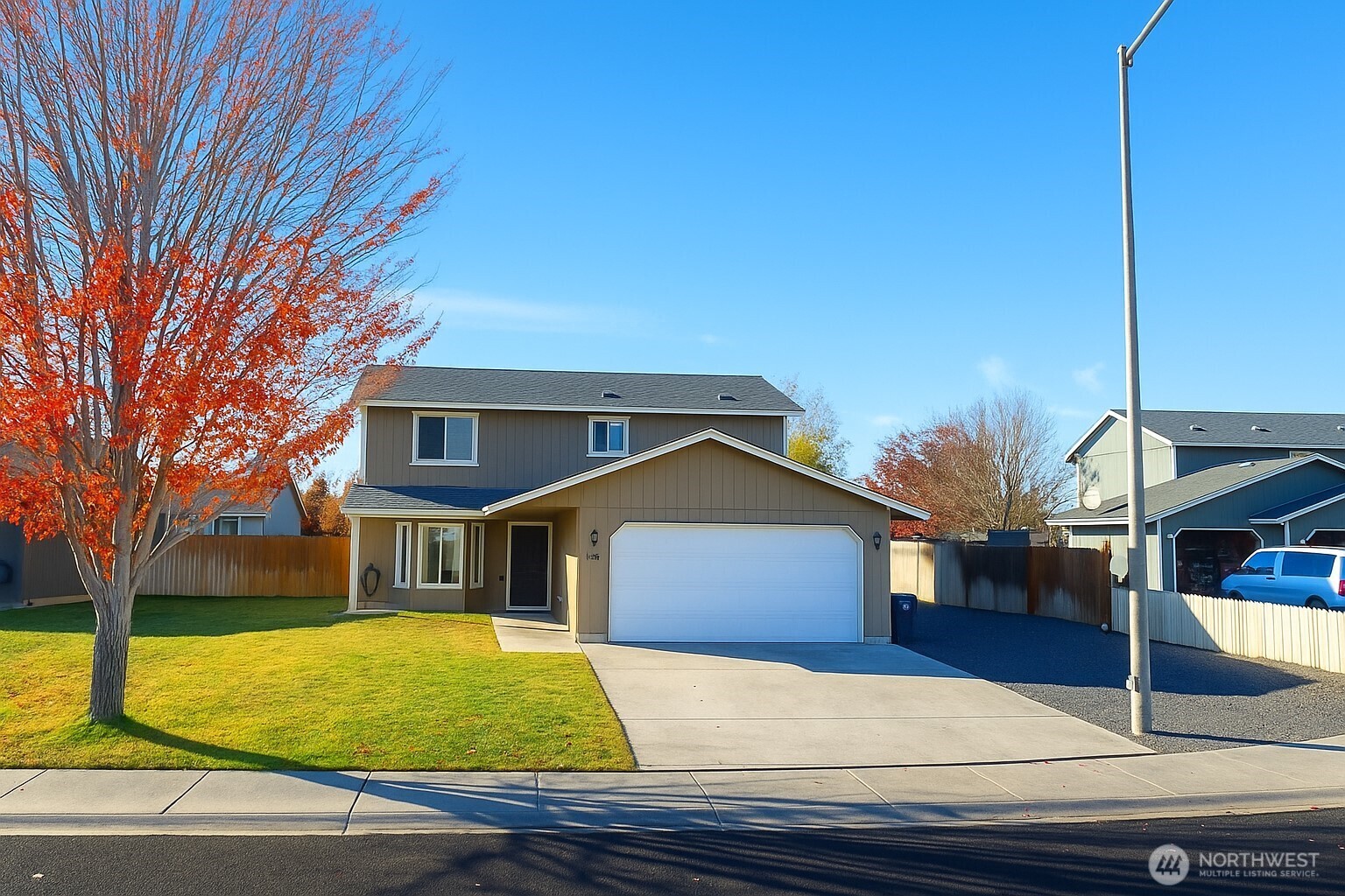 526 N Monarch Street , Moses Lake, WA 98837