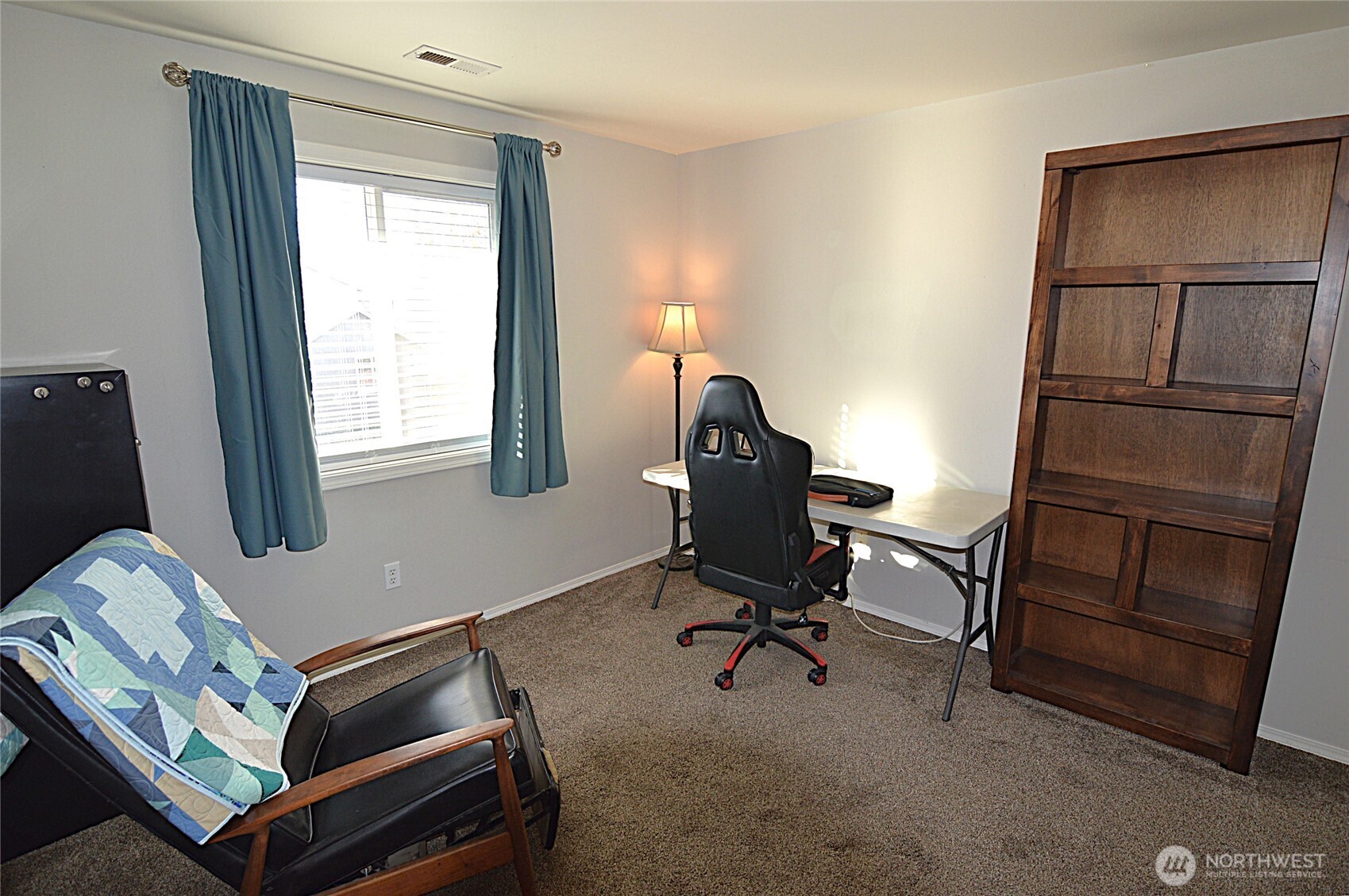 526 N Monarch Street , Moses Lake, WA 98837