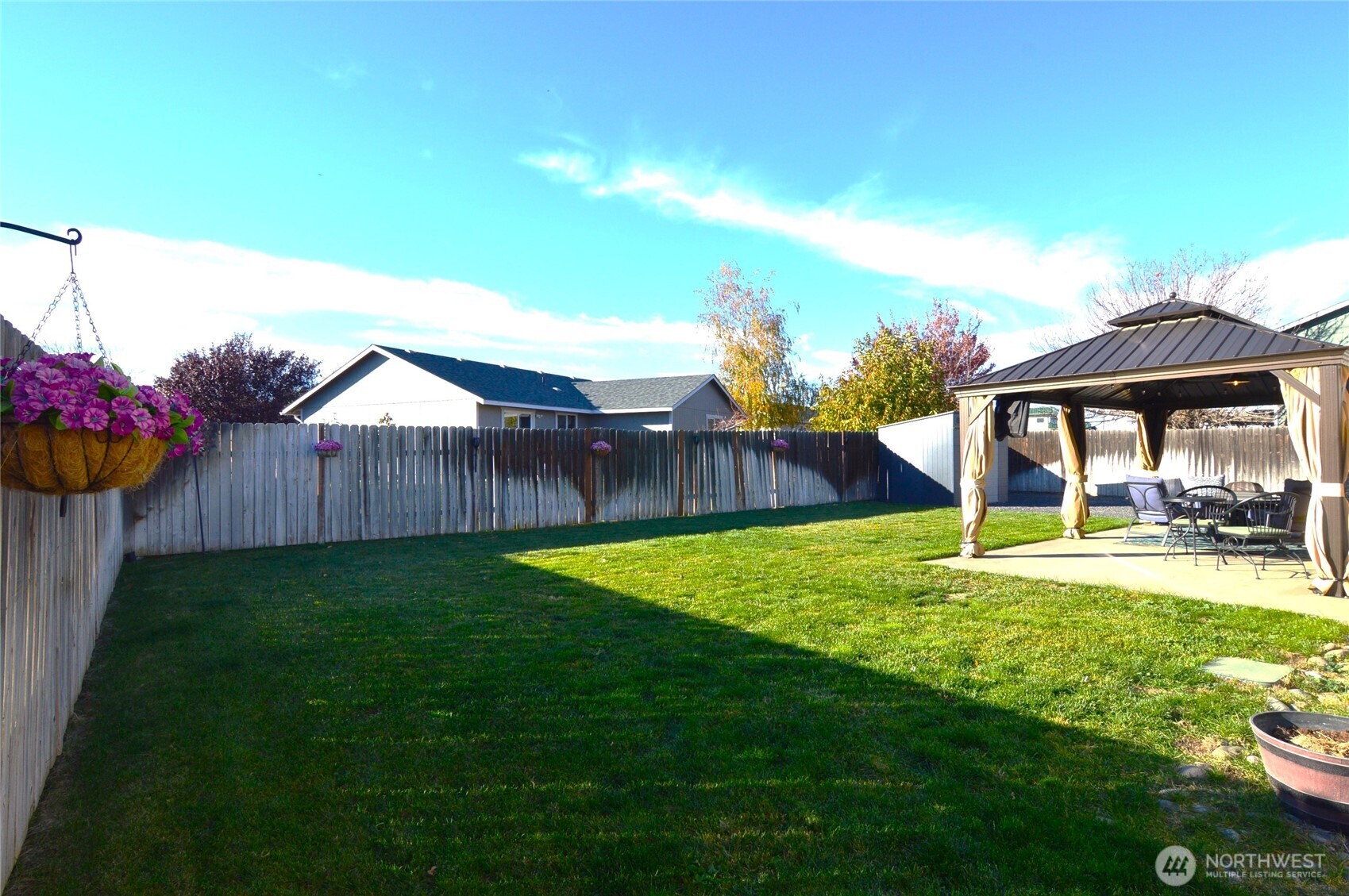 526 N Monarch Street , Moses Lake, WA 98837