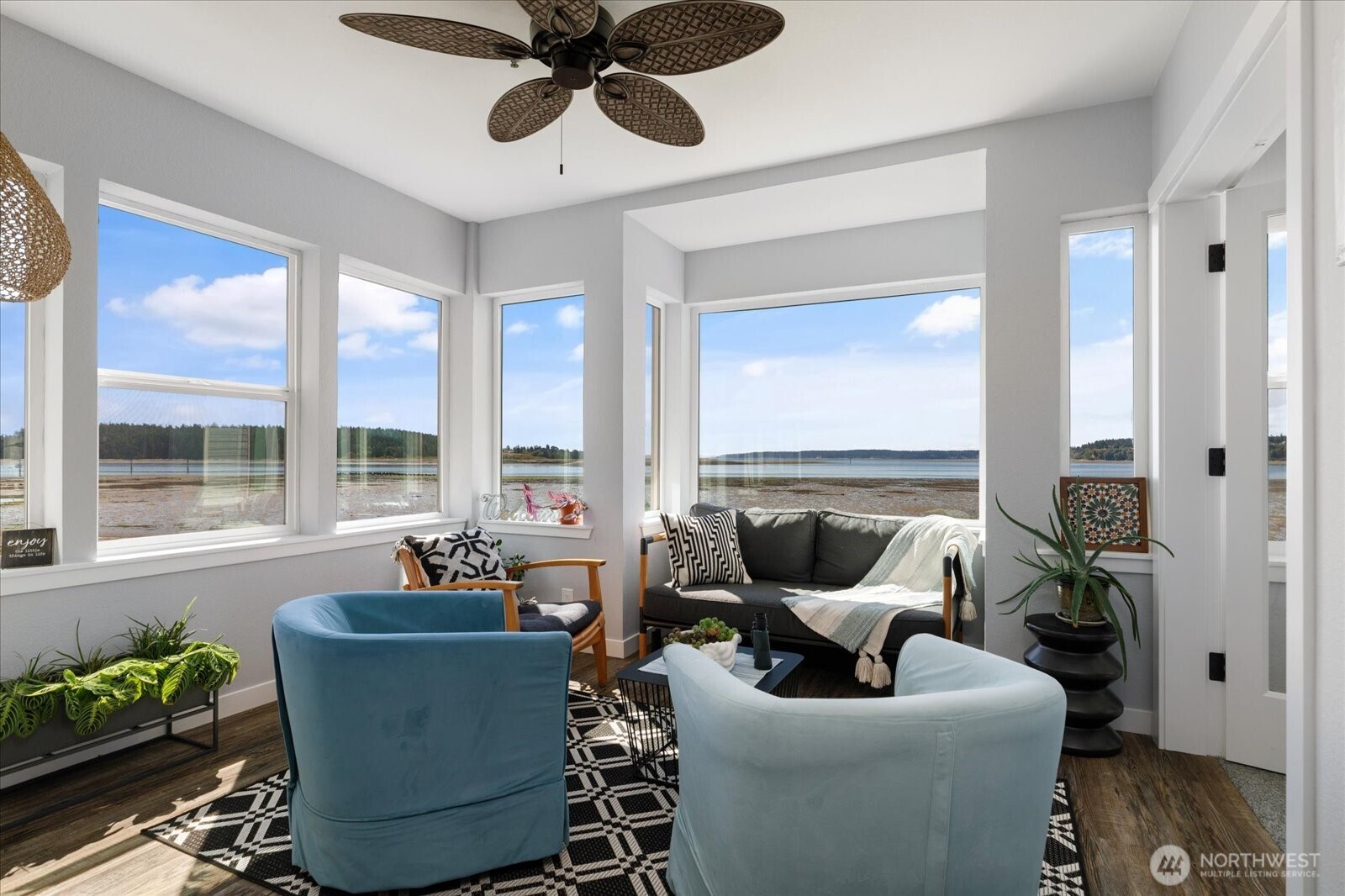 651 SE Bayshore Drive #E101, Oak Harbor, WA 98277