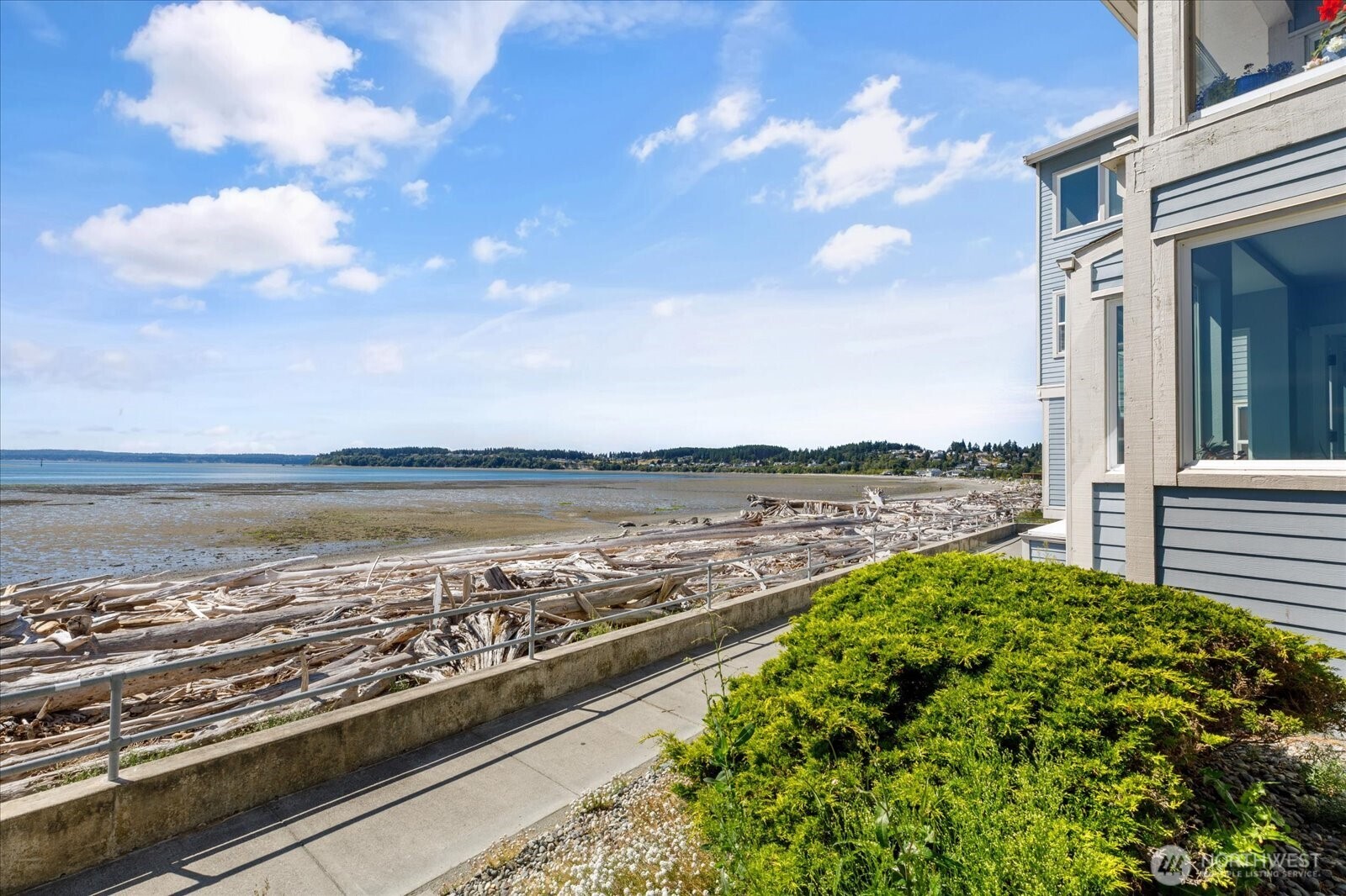 651 SE Bayshore Drive #E101, Oak Harbor, WA 98277