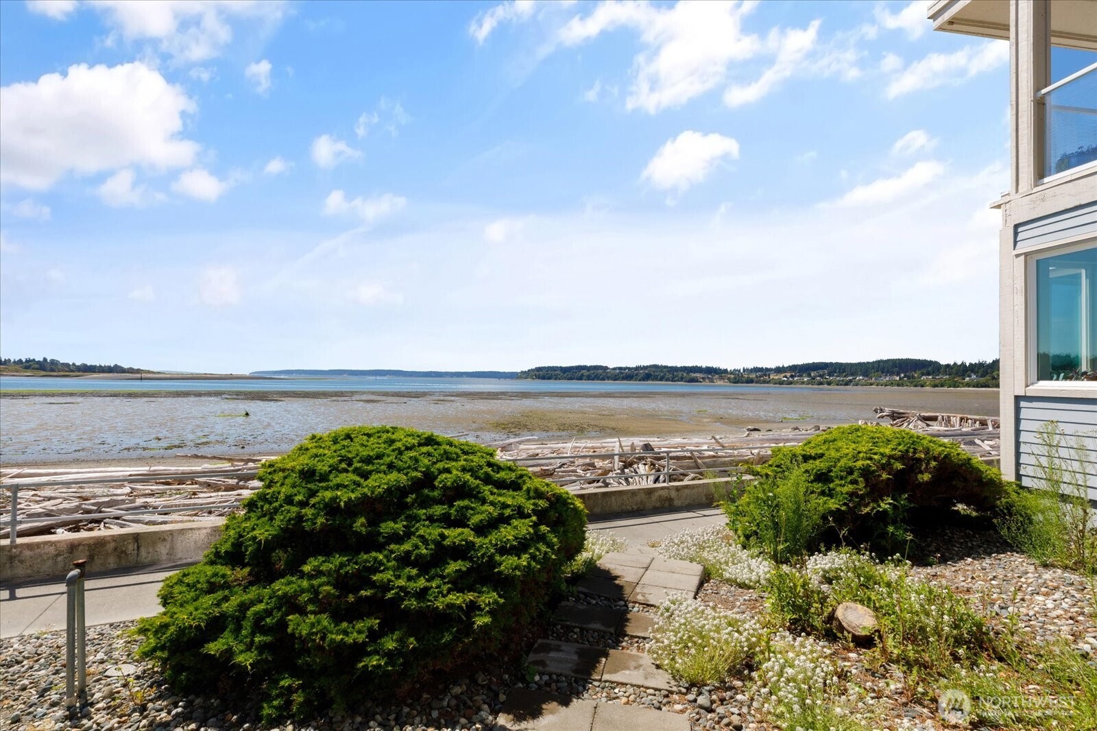 651 SE Bayshore Drive #E101, Oak Harbor, WA 98277