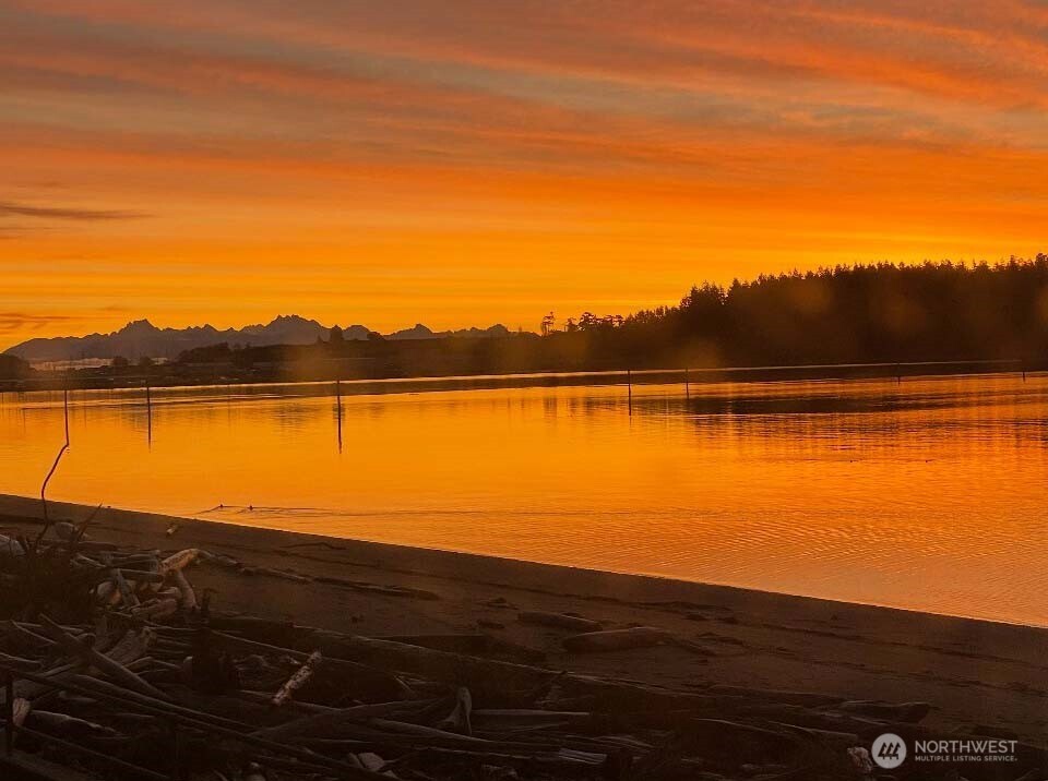 651 SE Bayshore Drive #E101, Oak Harbor, WA 98277