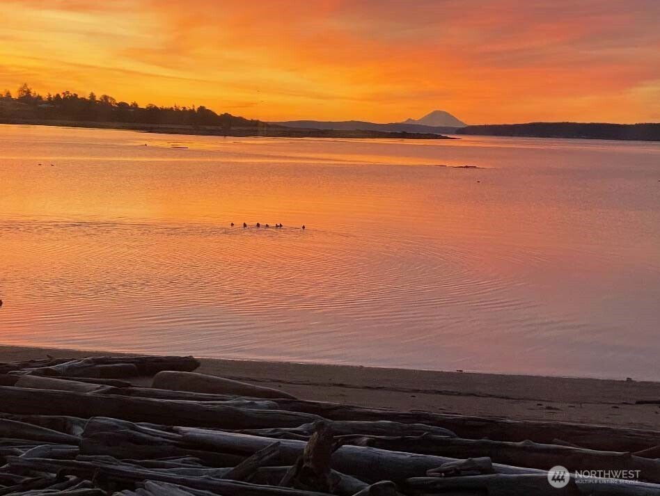 651 SE Bayshore Drive #E101, Oak Harbor, WA 98277