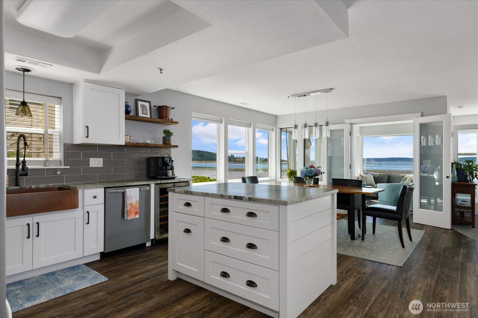 651 SE Bayshore Drive #E101, Oak Harbor, WA 98277