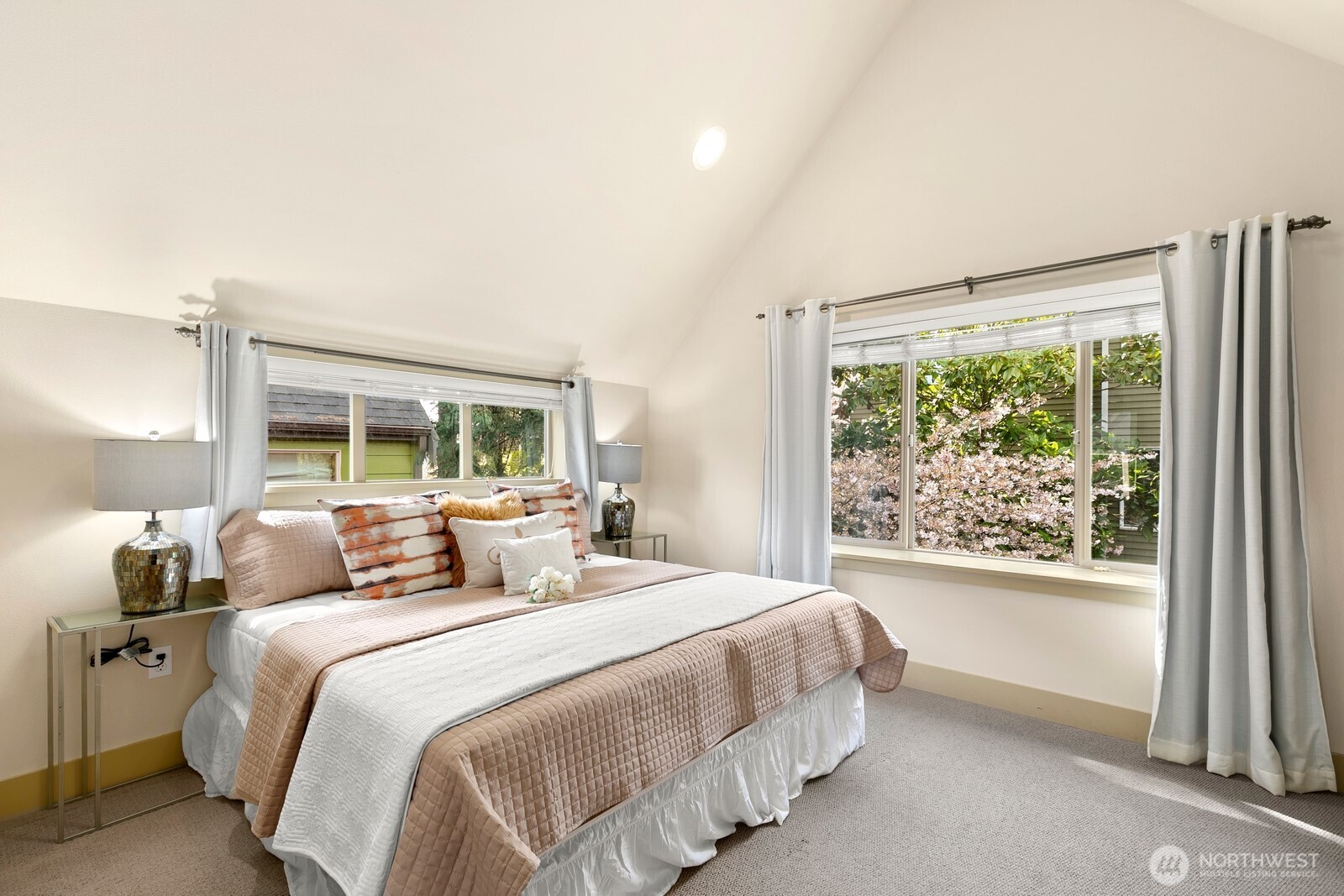 3431 Meridian Avenue , Seattle, WA 98103