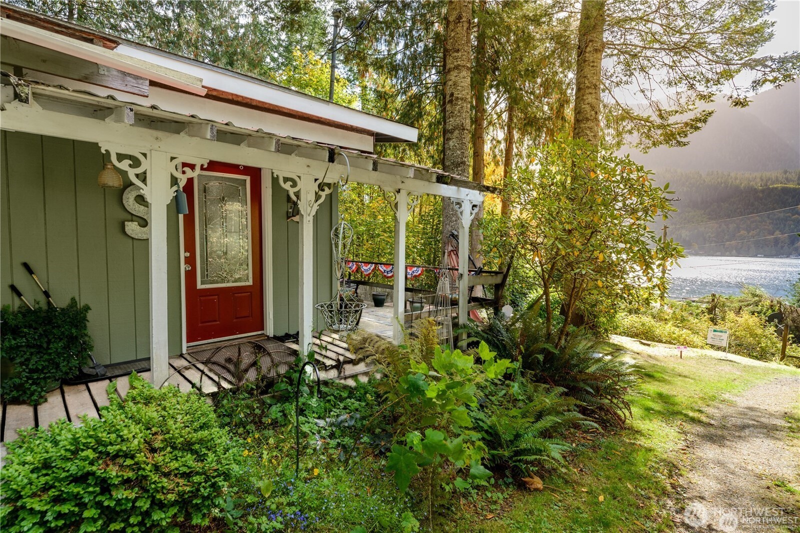 17 Thompson Point Road , Port Angeles, WA 98363