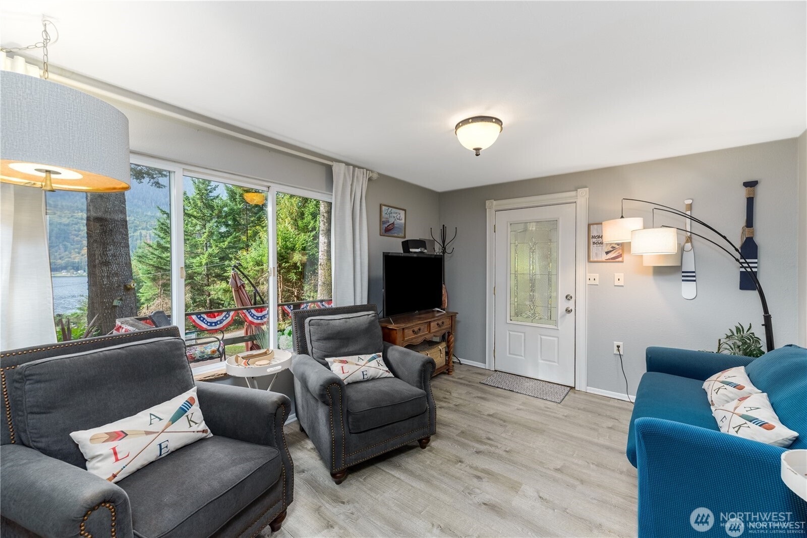 17 Thompson Point Road , Port Angeles, WA 98363