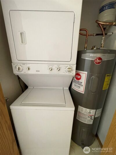 8830 Nesbit Avenue N, Seattle, WA 98103 - Photo 11