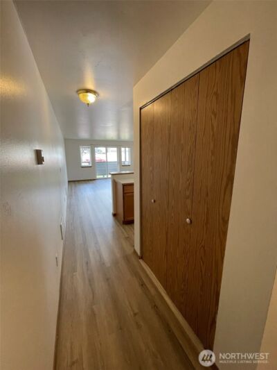 8830 Nesbit Avenue N, Seattle, WA 98103 - Photo 12