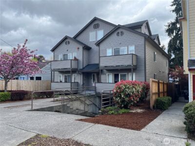 8830 Nesbit Avenue N, Seattle, WA 98103 - Photo 2