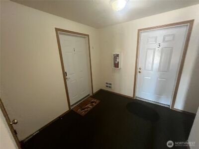 8830 Nesbit Avenue N, Seattle, WA 98103 - Photo 28