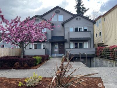 8830 Nesbit Avenue N, Seattle, WA 98103 - Photo 3