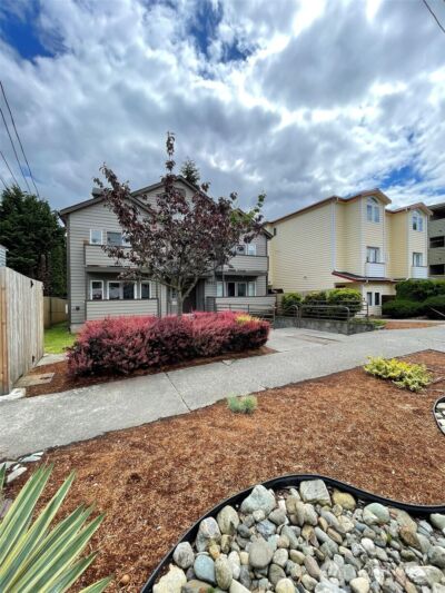 8830 Nesbit Avenue N, Seattle, WA 98103 - Photo 9