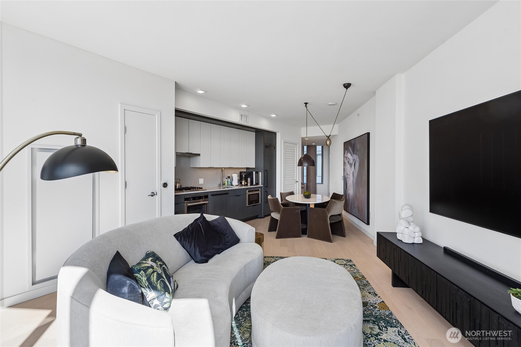 590 1st Avenue S #701, Seattle, WA 98104