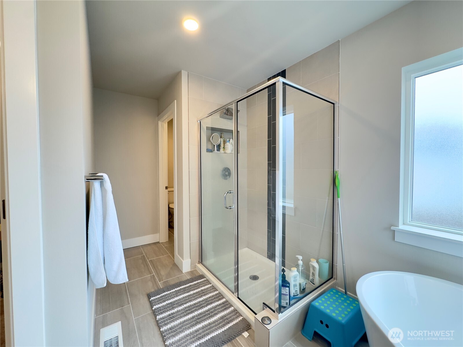 6302 SW 206th Pl , Lynnwood, WA 98036