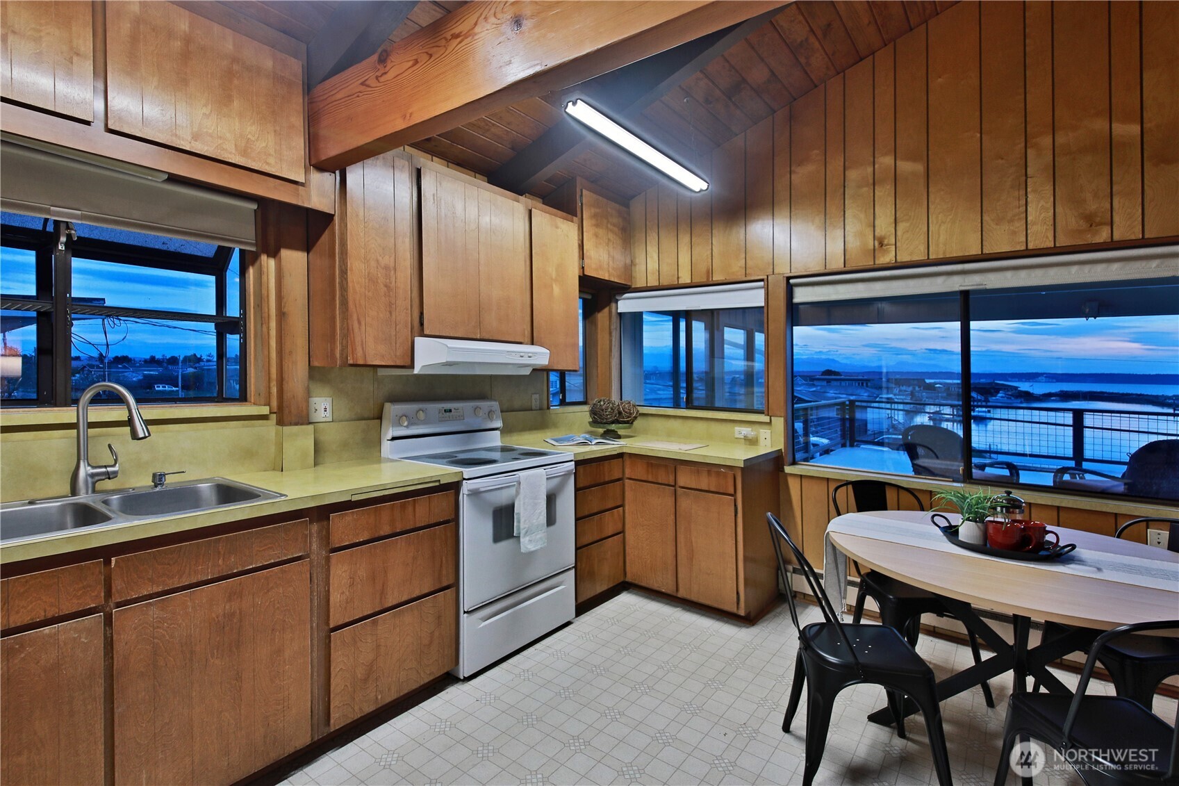 3621 Shorewood Avenue , Greenbank, WA 98253